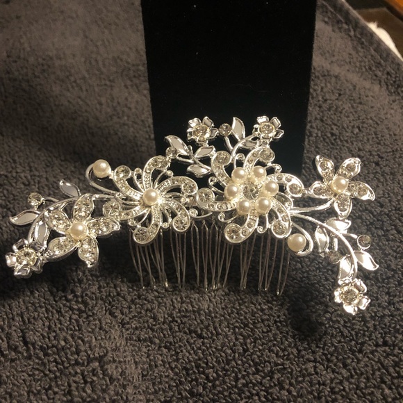 Fancy Hair Accessory wedding hair comb - Picture 2 of 5